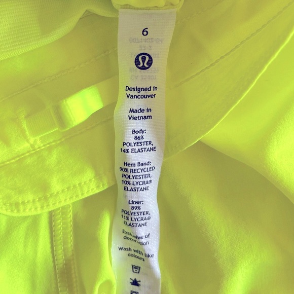Lululemon Hotty Hot Low-Rise Lined Short 4” Highlight Yellow, Size 6 - Picture 3 of 5